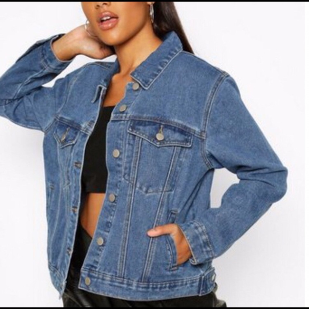 Oversized denim jacket/Medium washed/Throw on